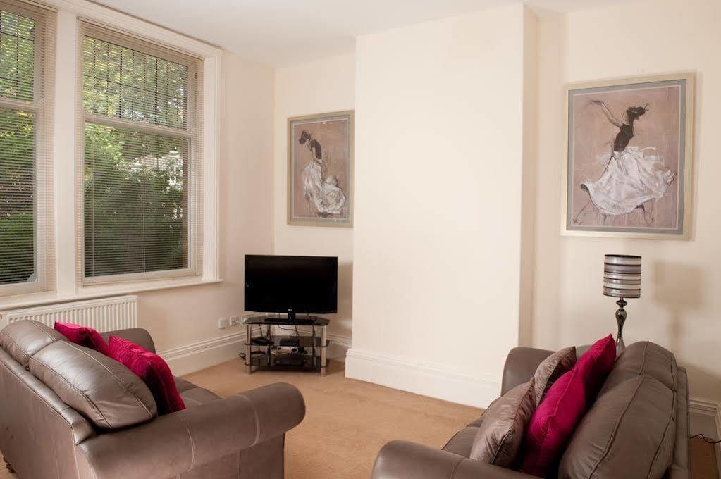 Harrogate Serviced Apartments ภายนอก รูปภาพ